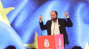 Miniatura: "Polityka" odcina się od swojego...