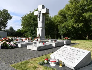 Miniatura: Śmierć 300 polskich dzieci w jednej wsi na...