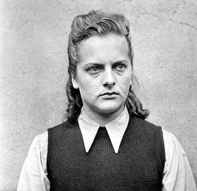 Irma Grese po zatrzymaniu przez Brytyjczyków. VIII 1945 r.