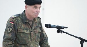 Miniatura: Generał ukarany w Niemczech za żart o...