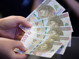 Miniatura: Złoty najsłabszy od trzech lat. W tle...