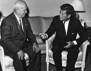 John F. Kennedy i&nbsp;Nikita Chruszczow, 1961