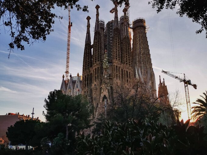 Sagrada Familia w&nbsp;czasie budowy najwyższej wieży