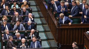 Miniatura: Pierwszy taki sondaż. Aż siedem partii w...