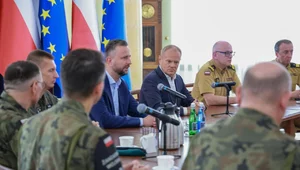 Miniatura: "Metry dzielą nas od wojny"....