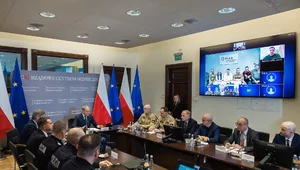 Miniatura: Trwa gaszenie wielkiego pożaru....