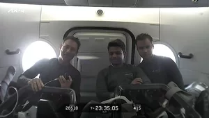 Miniatura: Sławosz Uznański-Wiśniewski z kosmosu:...