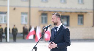 Miniatura: "Zostaną złapani i ukarani". Szef MON...