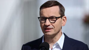 Miniatura: Morawiecki wygrałby z Trzaskowskim....