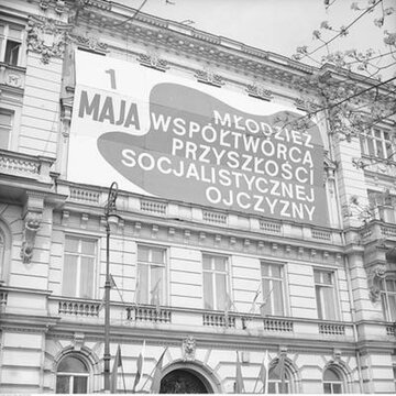 Siedziba Zarządu Głównego Związku Socjalistycznej Młodzieży Polskiej w Warszawie, 1 maja 1978 r. 