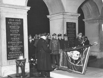 Weterani powstania styczniowego przed Grobem Nieznanego Żołnierza, 1926&nbsp;r.