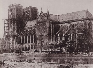 Notre-Dame w&nbsp;czasie renowacji w&nbsp;poł. XIX wieku