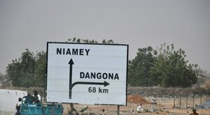 Miniatura: Rosjanie wkroczyli do Niamey. Pomogli...