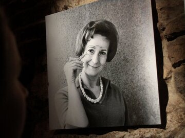 Wystawa poczt&oacute;wkowych kolaży autorstwa Wisławy Szymborskiej "Wisława Szymborska -&nbsp;wyklejanki"
