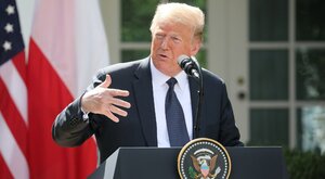 Miniatura: Polaków zapytano, czy polityka Trumpa...