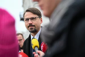 Miniatura: Trwają rozmowy o pakcie senackim prawicy....