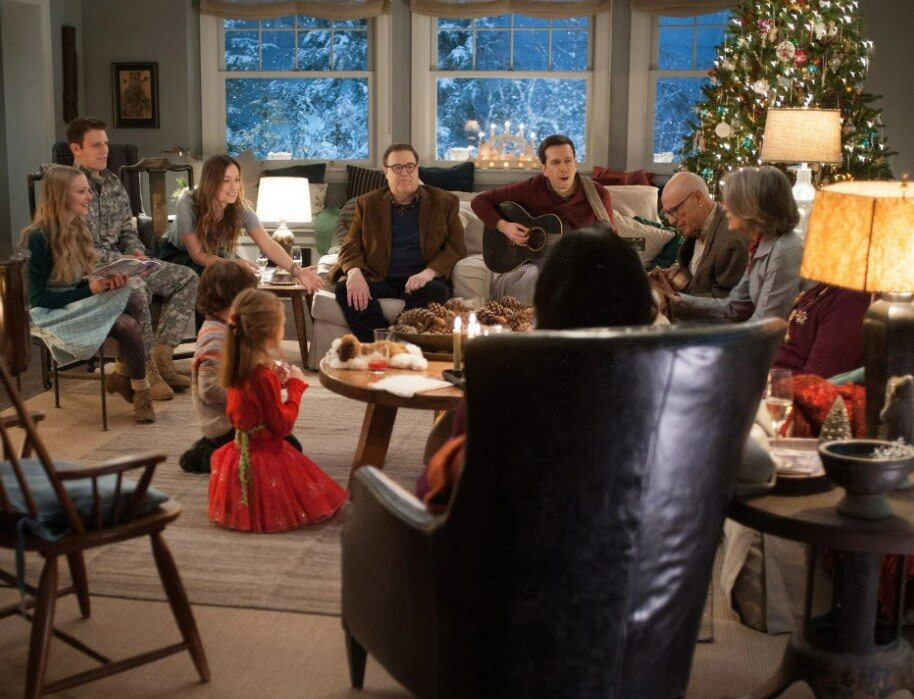 Cztery pokolenia rodziny Cooperów spotykają się przy świątecznym stole
