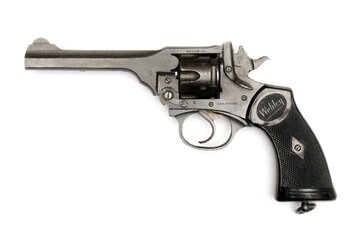 Rewolwer Webley MK IV. Z&nbsp;podobnej broni został zastrzelony Rasputin (na zdjęciu wersja p&oacute;źniejsza)