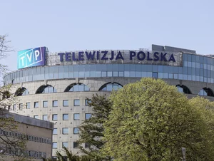 Miniatura: Problemy z wypłatami w TVP. KRRiT podważa...