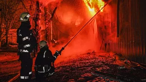 Miniatura: Nocny atak na Charków. Zniszczony szpital,...