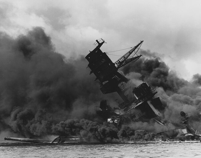 USS „Arizona” zniszczony podczas ataku na Pearl Harbor