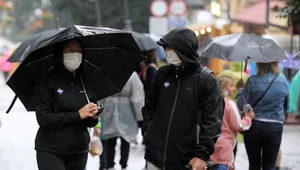 Miniatura: Mamy przełom. Wskaźnik R dla Polski spadł...