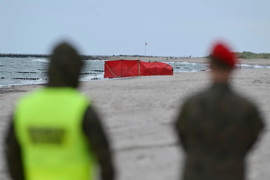 Miniatura: Dron z plaży koło Jarosławca zbadany....