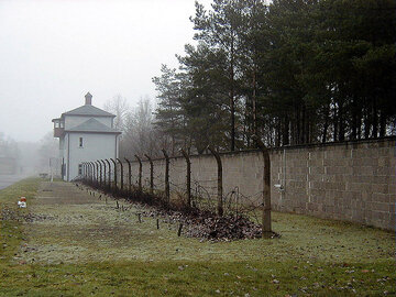 Ob&oacute;z koncentracyjny Sachsenhausen; zdjęcie wsp&oacute;łczesne