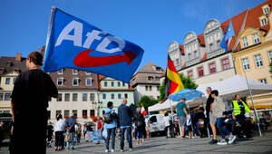 Miniatura: Sondaż: AfD wygrywa wybory w...
