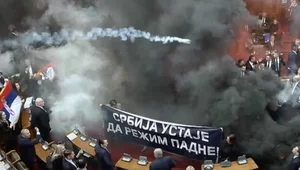 Miniatura: Świece dymne i gaz łzawiący. Awantura w...