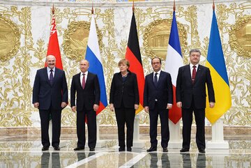Przyw&oacute;dcy Białorusi, Rosji, Niemiec, Francji i&nbsp;Ukrainy podczas rozm&oacute;w w&nbsp;Mińsku, 11-12 lutego 2015&nbsp;r.