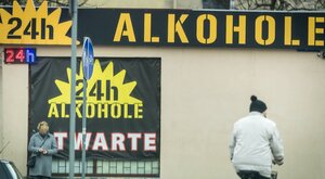 Miniatura: Nocna prohibicja w całej Warszawie wchodzi...
