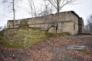 „Zamek umarłych” w Wałbrzychu - stan obecny 