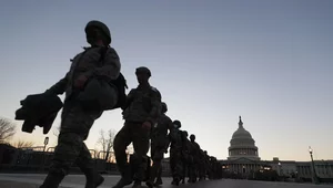 Miniatura: Wojsko USA wysyła żołnierzy na granicę....