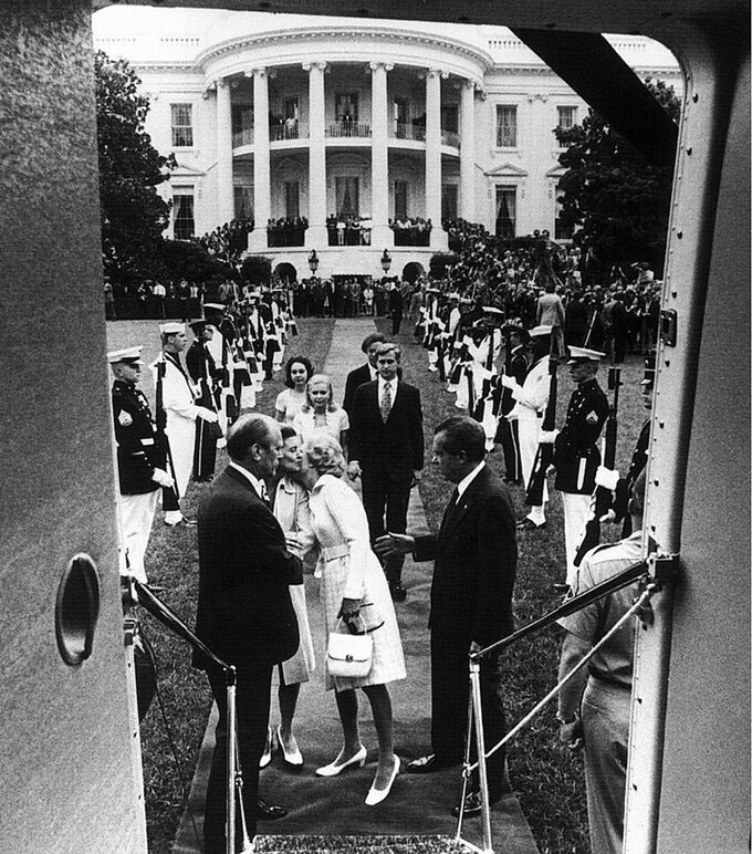 Richard Nixon opuszcza Biały Dom po swojej rezygnacji, sierpień 1974