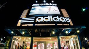 Miniatura: Burza w Izraelu. Adidas przeprasza za...