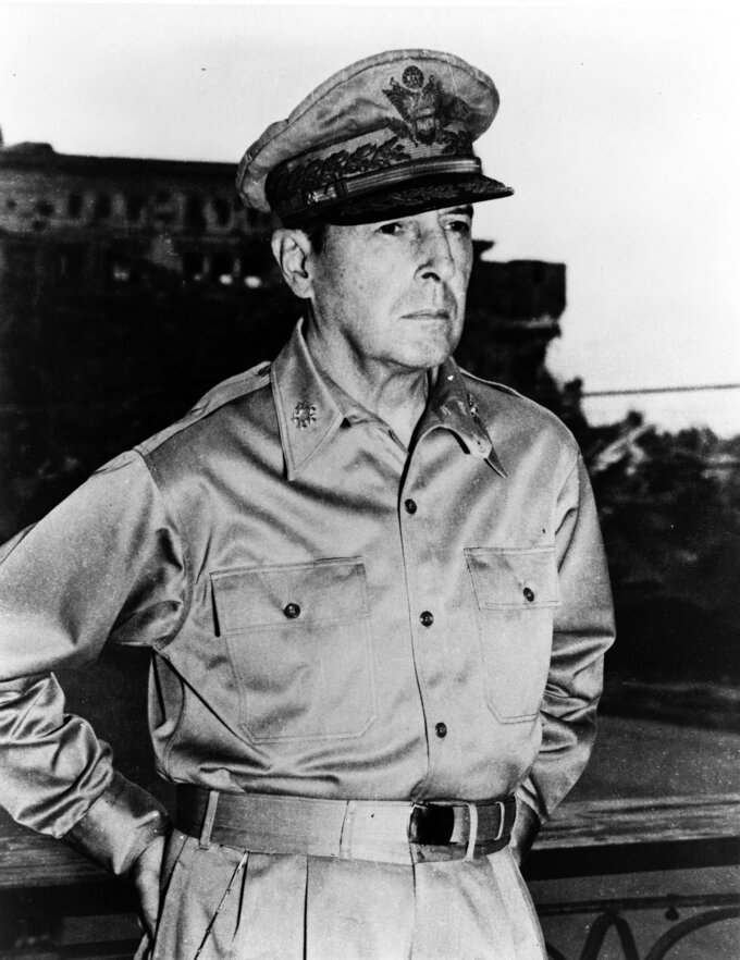 Generał Douglas MacArthur