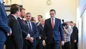 Miniatura: Prawie połowa Polaków pozytywnie ocenia...