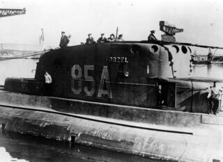Po włączeniu w skład brytyjskiej Flotylli, ORP „Orzeł” otrzymał numer burtowy „85A”.