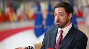 Miniatura: "Pokój bywa bolesny". Wiceszef MSZ Węgier...