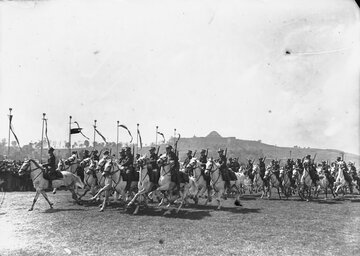 Defilada kawalerii. Kraków, 1939 r. 