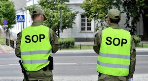 Miniatura: Dwaj sędziowie Trybunału Konstytucyjnego...