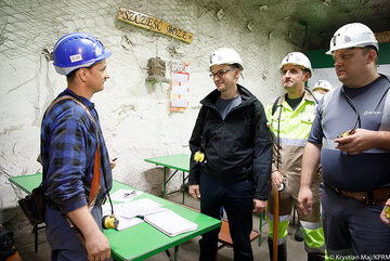 Mateusz Morawiecki podczas uroczystości uruchomienia pieca WTR w Hucie Miedzi „Legnica” 