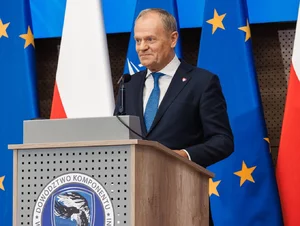 Miniatura: Dlaczego Tuskowi nie spada?