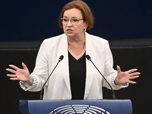 Miniatura: Zalewska: To już 101. twarz Rafała...