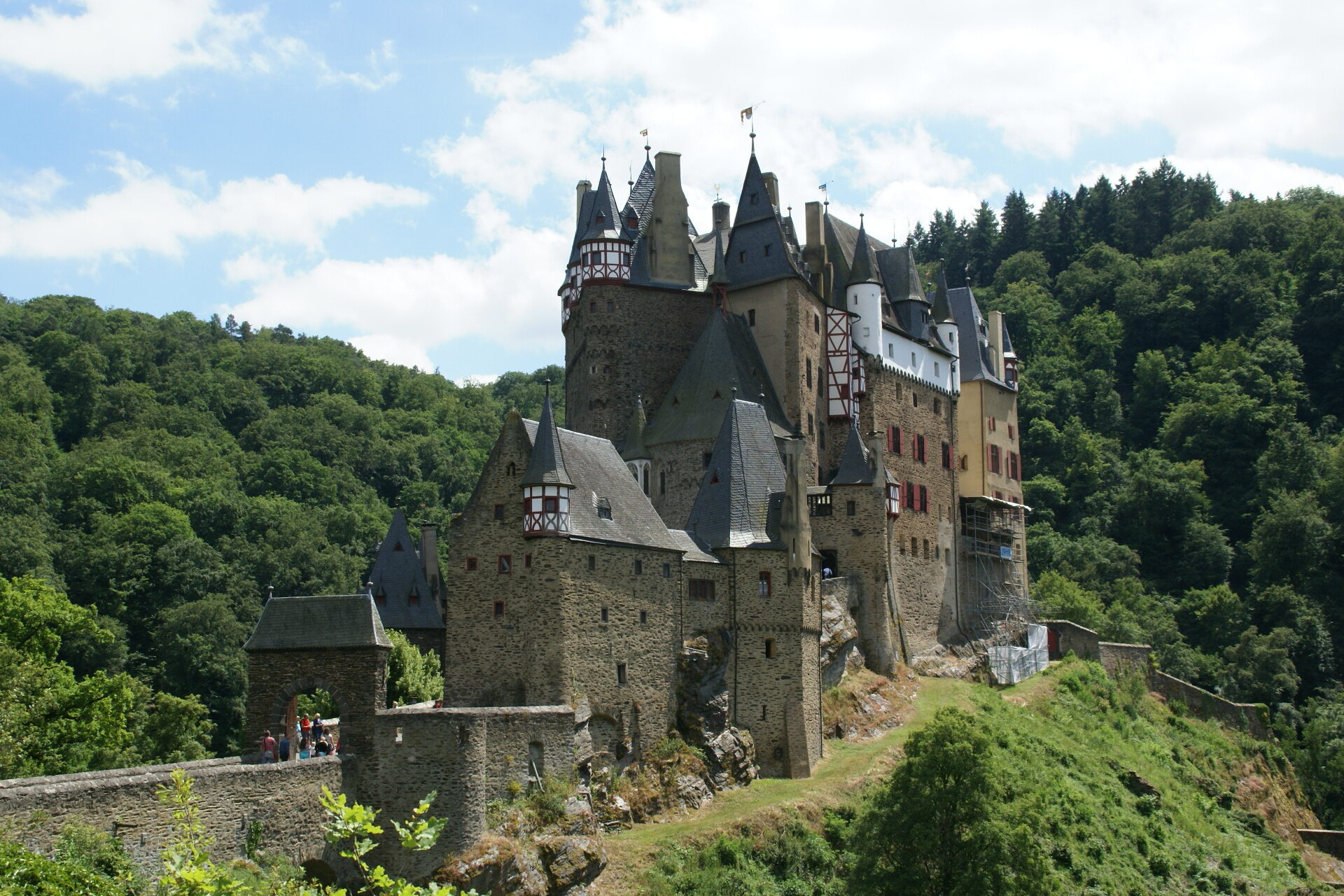 W jakim kraju znajduje się zamek Eltz?