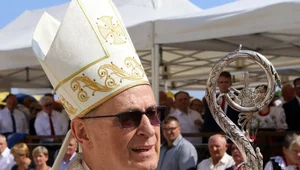 Miniatura: Biskup: Rządzą nami ludzie, którzy...