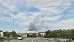 Miniatura: Płonie hala w Siemianowicach Śląskich. W...