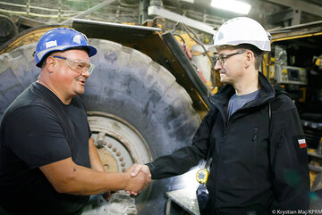 Mateusz Morawiecki podczas uroczystości uruchomienia pieca WTR w Hucie Miedzi „Legnica” 