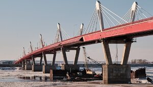 Miniatura: Otwarto pierwszy most drogowy między Rosją...